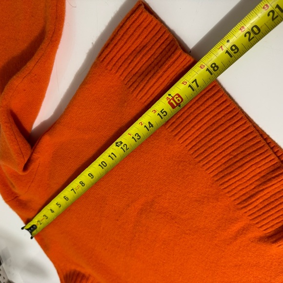 Everlane 100% wool orange cottagecore whimsy Normcore Crewneck Sweater medium - Picture 6 of 7